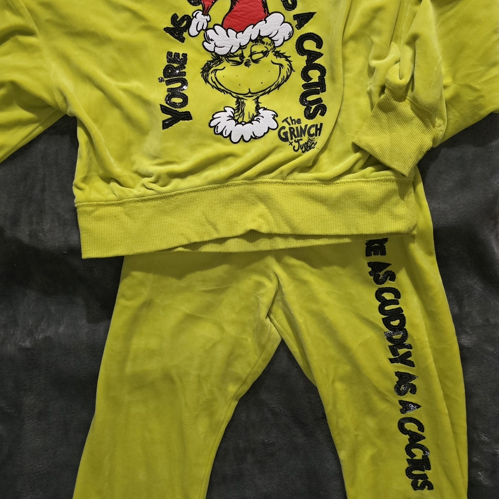 Grinch Velour Outfit